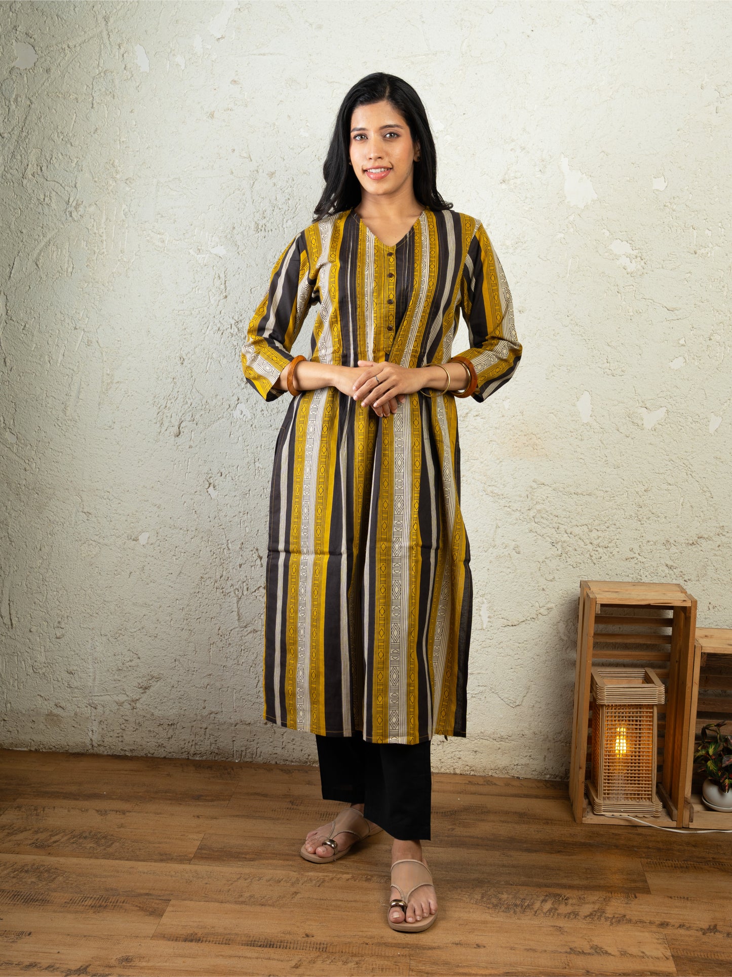 STRIPES STORY PINTUCK KURTA SET