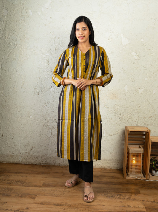 STRIPES STORY PINTUCK KURTA SET
