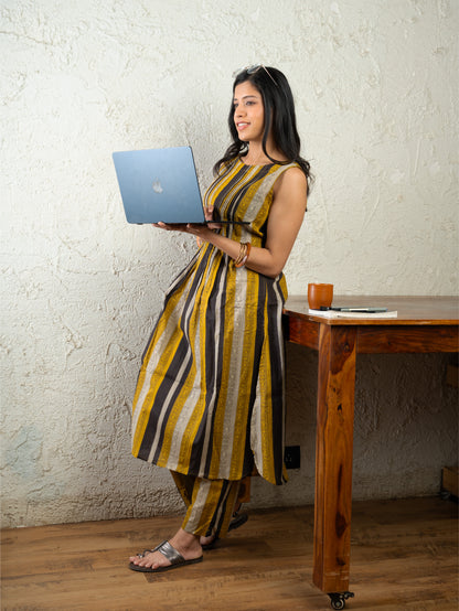 STRIPES STORY SLEEVELESS PINTUCK CO ORD