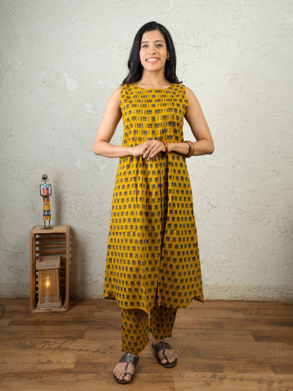 LOTUS ON REPEAT SLEEVELESS PINTUCK CO ORD