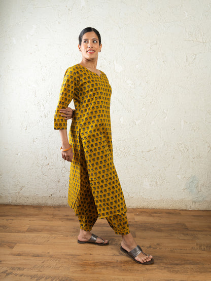 LOTUS ON REPEAT STRAIGHT KURTA CO ORD